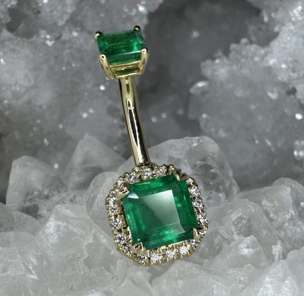 PIERCING NOMBRIL SERTI D'EMERAUDES ET DIAMANTS (VVS D-F) EN OR 18K