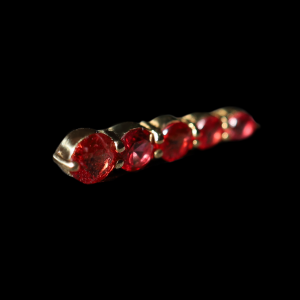 Tête de piercing pour stud (labret) en or 18 carats sertie de saphir rouge naturel
